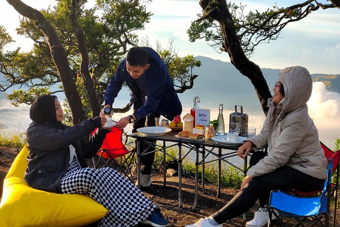 1 Day - Bromo Sunrise Romantic Breakfast // 00.30 - 13.00 - Romantic breakfast after the sunrise