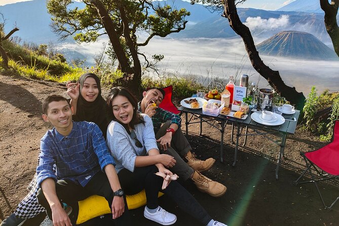 1 Day - Bromo Sunrise Romantic Breakfast // 00.30 - 13.00 - Sunrise over Mount Bromo from 3 to 5:30 a.m.