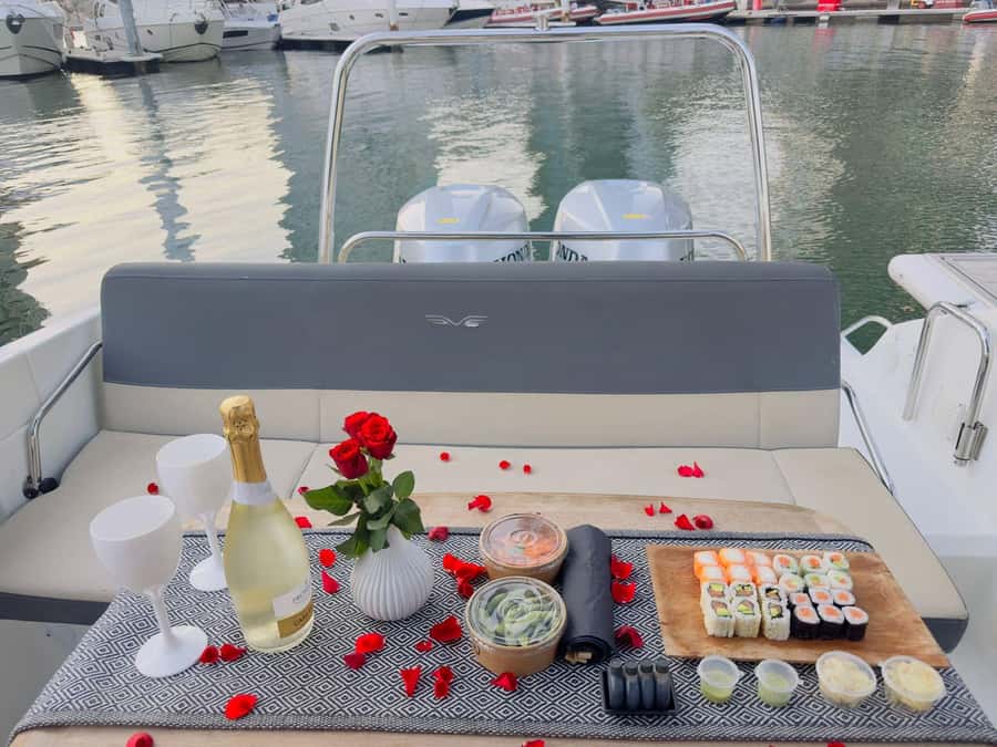 2-Hrs Private Romantic Sunset Cruise with Sushi and Drinks - Key points at a glance