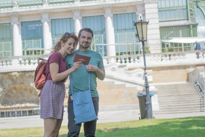 A box for a romantic walk in the city center of Vienna - Starting at Mölker Bastei and the Dreimäderlhaus