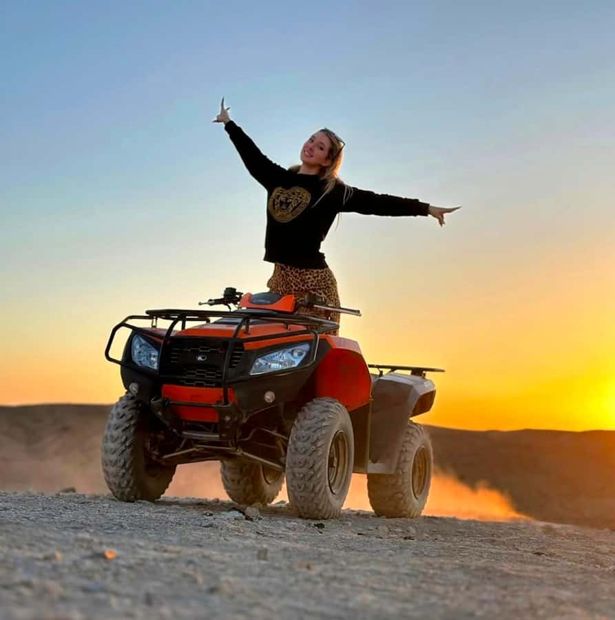 Agafay tour Quade Bike, Sunset and Romantic Dinner Show - The argan-oil cooperative stop