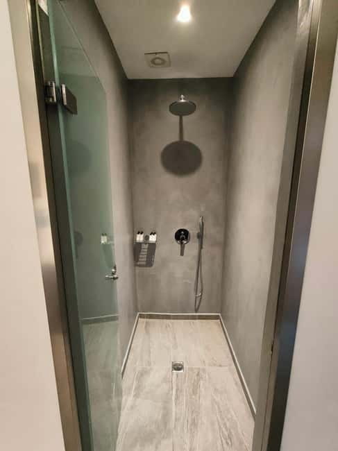 Akrotiri: Aromatherapy Couples Massage - Arriving at Santorini Princess Presidential Suites