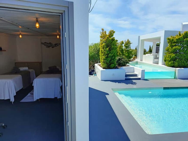 Akrotiri: Aromatherapy Couples Massage - Ten minutes for consultation and changing