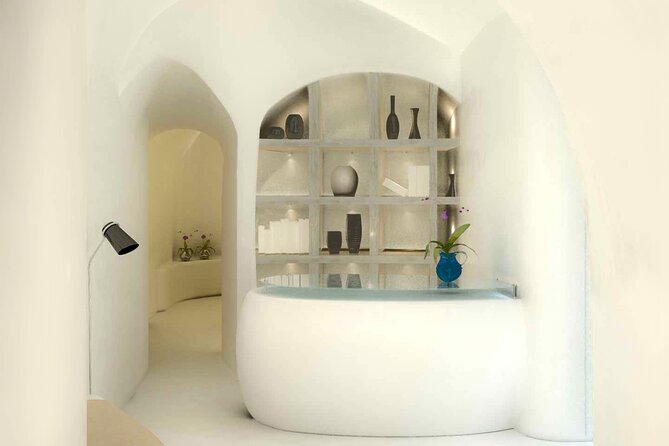 Akrotiri: Couples Massage & Pool Day Access - Choosing between relaxation and deep tissue massage