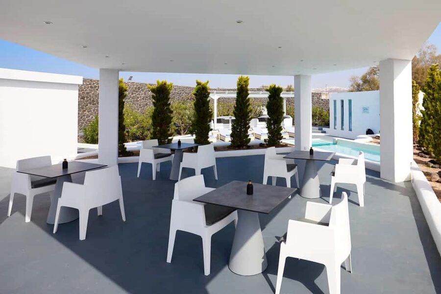 Akrotiri:Departure Day Spa Experience Couples Massage & Pool - The 60-minute or 90-minute couples massage