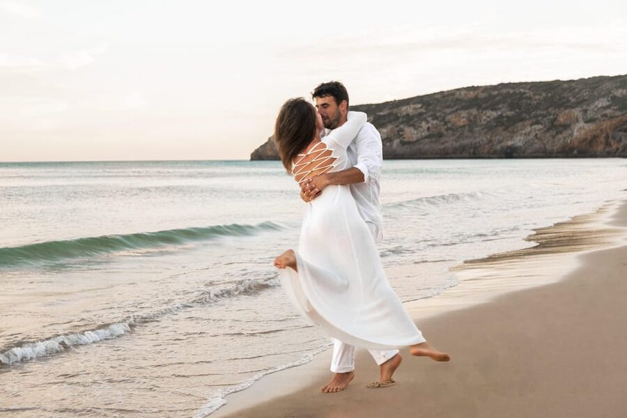Algarve: 1 hour Couple & Family Photoshoot - Planning the location with Renske