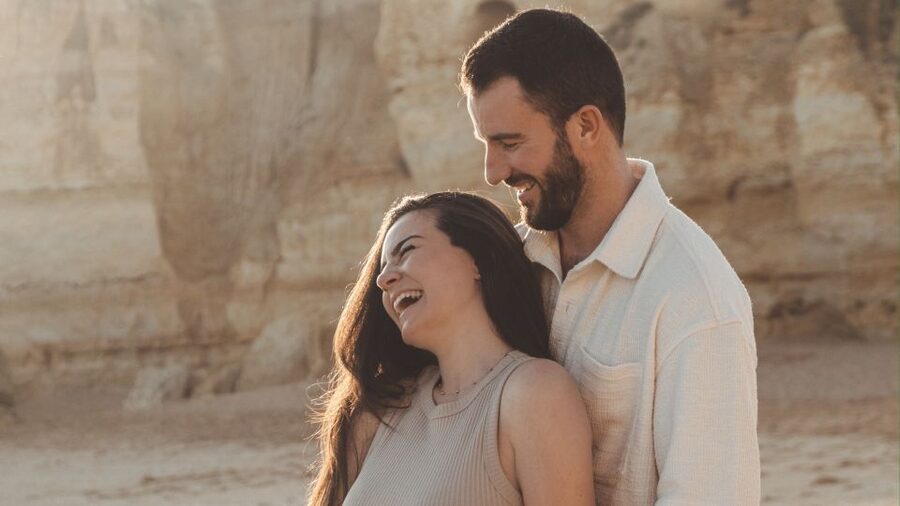 Algarve: Photoshoot for couple, family, portrait - Maria’s direction helps if posing feels awkward