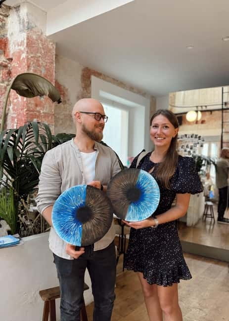Alicante: Private Art Experience for Couples – Paint & Sip - Price and value for two people