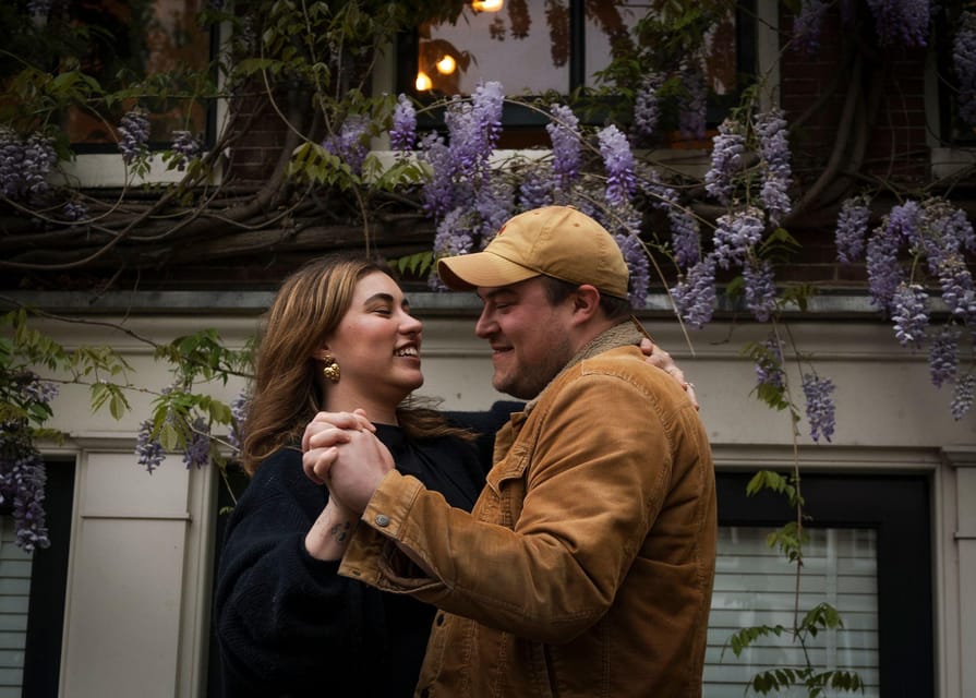 Amsterdam Canals Photoshoot: Private Solo, Family or Couples - Five included photos and the online gallery