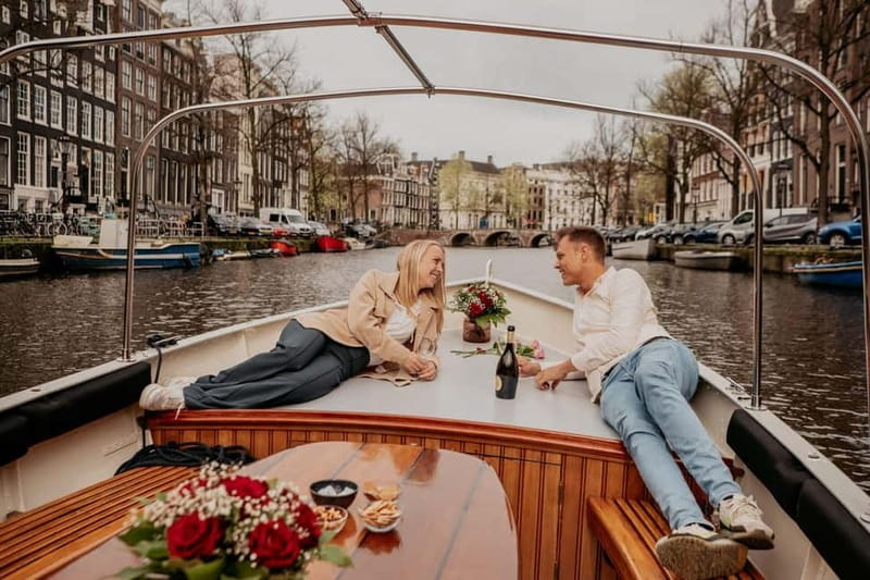 Amsterdam: Private Romantic Canal Cruise w. Prosecco/Snacks - Herengracht and Floating Houseboats
