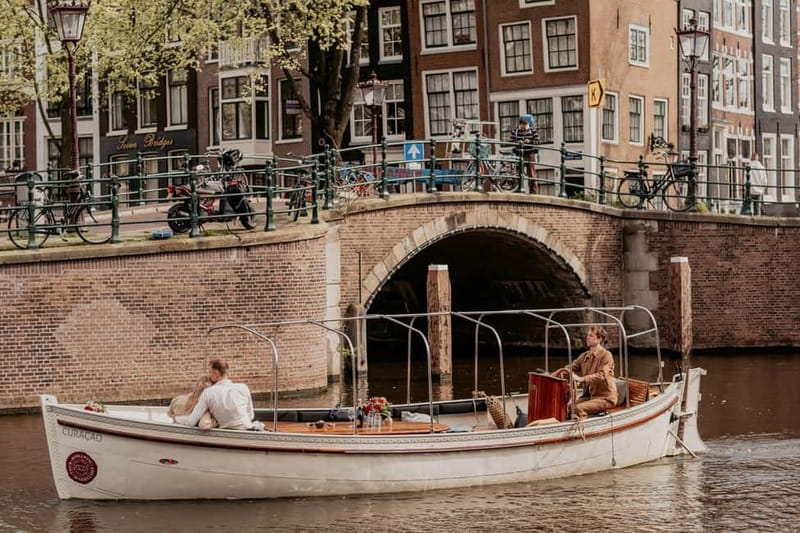 Amsterdam: Private Romantic Canal Cruise w. Prosecco/Snacks - Why This Private Canal Ride Feels Different