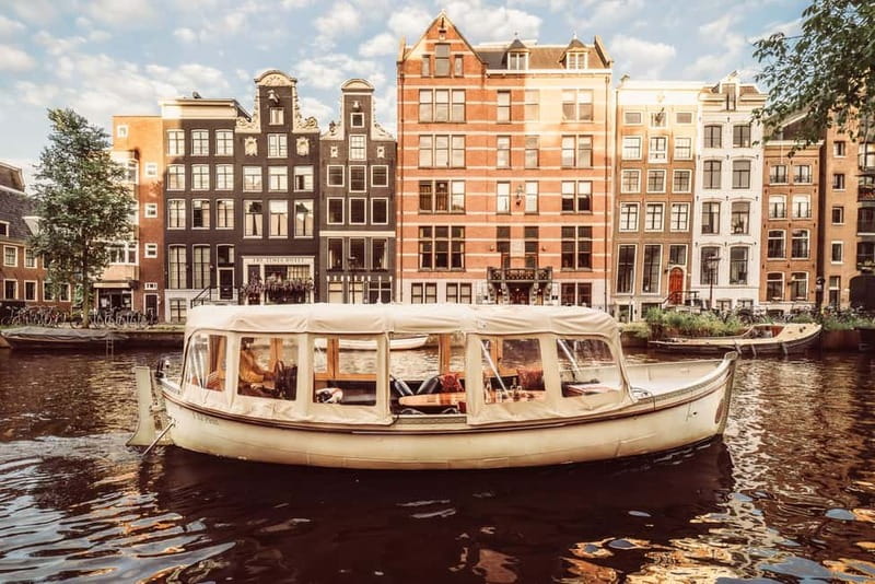 Amsterdam: Private Romantic Canal Cruise w. Prosecco/Snacks - The Skinny Bridge and the Magere Brug