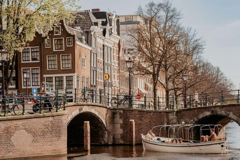 Amsterdam: Private Romantic Canal Cruise w. Prosecco/Snacks - Starting at Keizersgracht 401