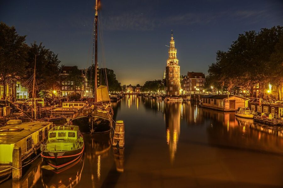 Amsterdam: Private Romantic Evening Boat Tour with Prosecco - Why this private Amsterdam cruise works for couples