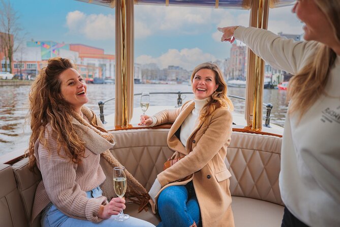 Amsterdam: Romantic Canal Cruise with Optional Bubbles & Bites - From the old center to Chinatown