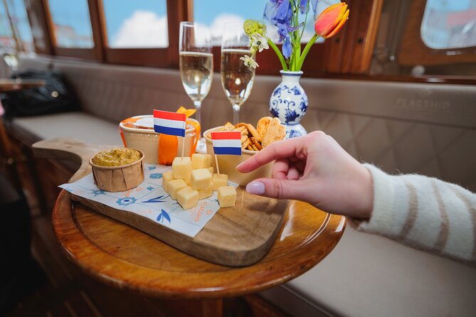 Amsterdam: Romantic Canal Cruise with Optional Bubbles & Bites - Cruising the Jordaan and Prinsengracht