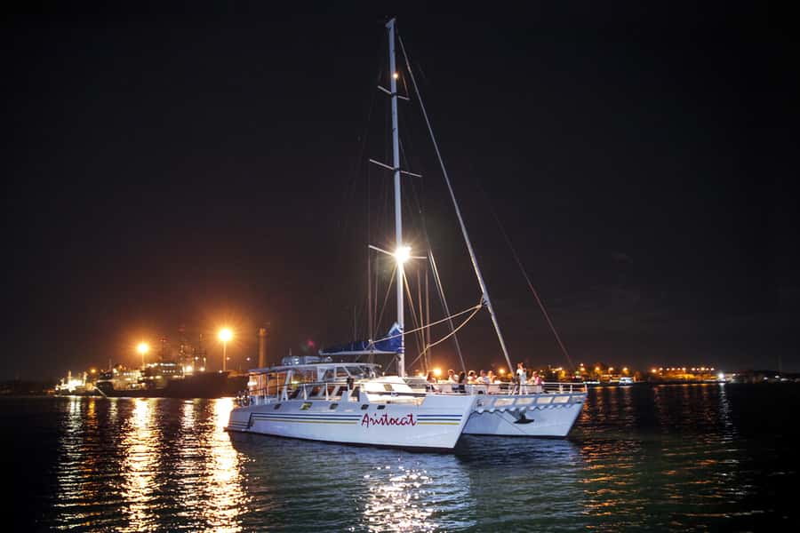 Bali/Benoa: 5-Course Romantic Evening Cruise With Live Music - Five courses, served with a sea view