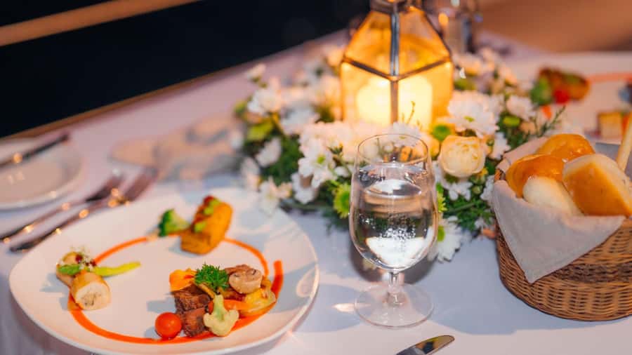 Bali/Benoa: 5-Course Romantic Evening Cruise With Live Music - Is the Bali romantic dinner cruise worth booking?
