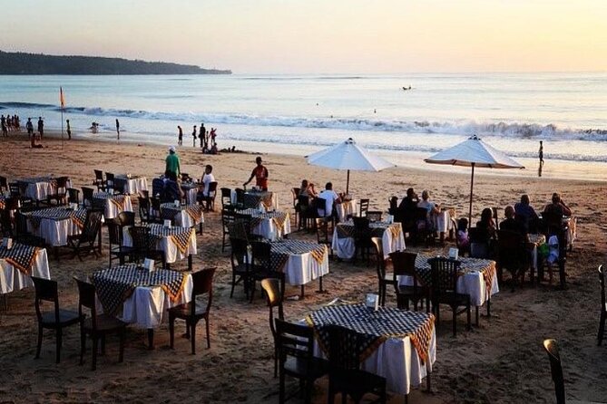 Bali Romantic Seafood Dinner under sunset jimbaran Beach - Who will enjoy this dinner most?