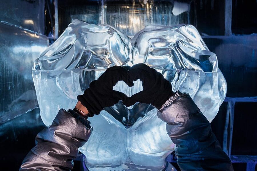 Barcelona: Ice Bar and Terrace Drinks Romantic Package - Who will enjoy this Barcelona date?