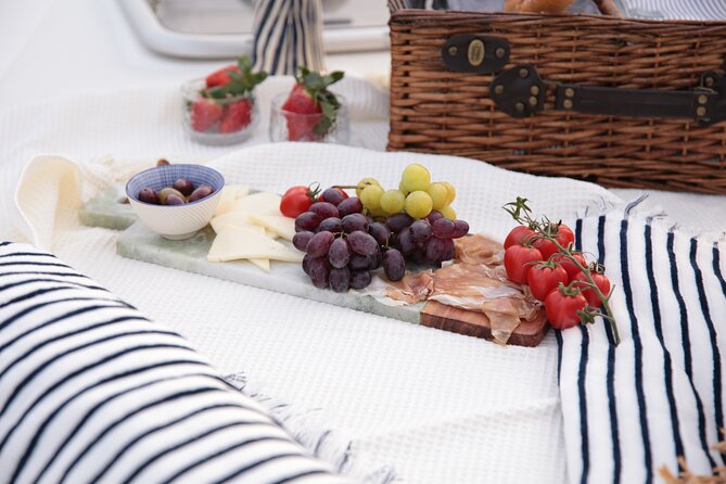 Barcelona Private Romantic Sailing Tour - Montjuïc, Hotel W, and Barcelona’s Modern Edge