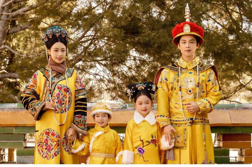 Beijing: Hanfu Experience & Photo Shoot – Family & Couples - Professional Hair and Makeup Take About 90 Minutes