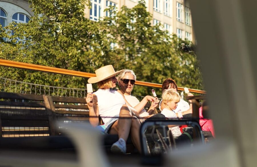 Berlin: Evening Boat Cruise – Romance & Moonlight - Who will enjoy this Berlin cruise most?