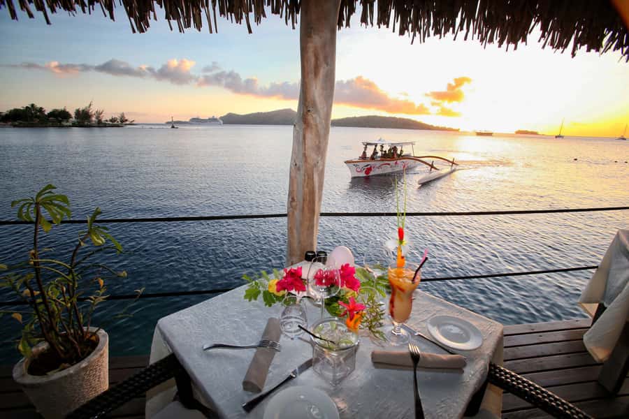 Bora Bora: Combo Sunset Cruise & Romantic Dinner at St James - Why this sunset and dinner combination works