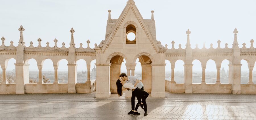 Budapest: romantic photoshoot at Buda's iconic sightseeings - Fisherman’s Bastion portraits with a personal touch