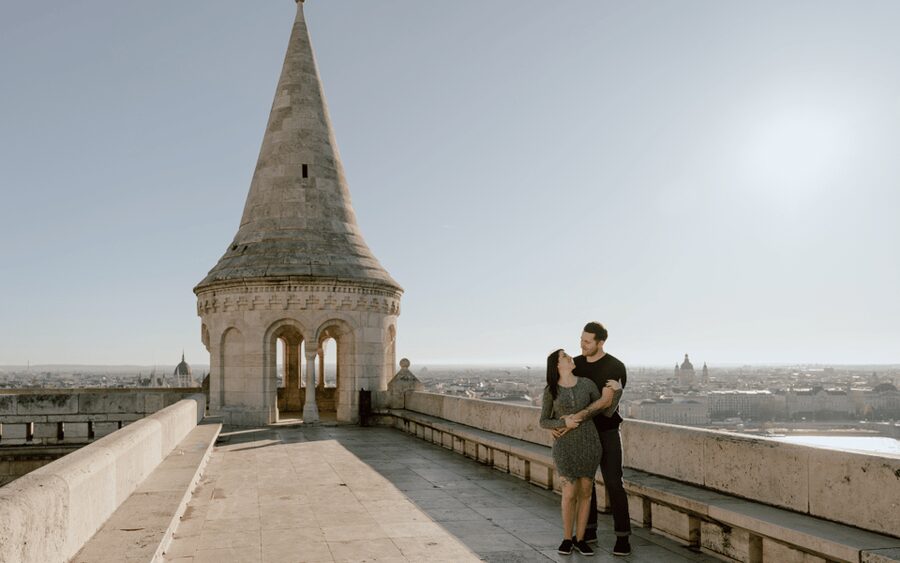 Budapest: romantic photoshoot at Buda's iconic sightseeings - What the 45-minute session feels like