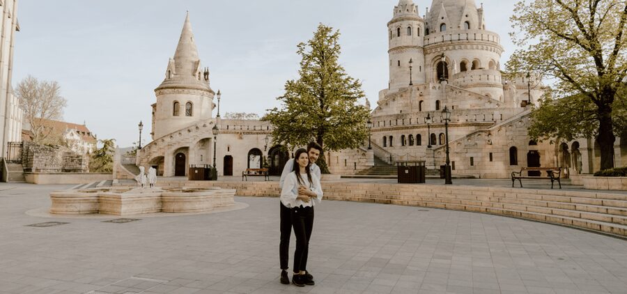 Budapest: romantic photoshoot at Buda's iconic sightseeings - Practical ways to get better photos