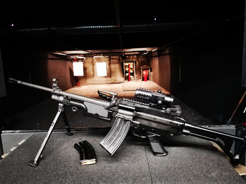 Budapest: Shooting Experience for Couples, The Perfect Date - The Couples Package and Its Firearms