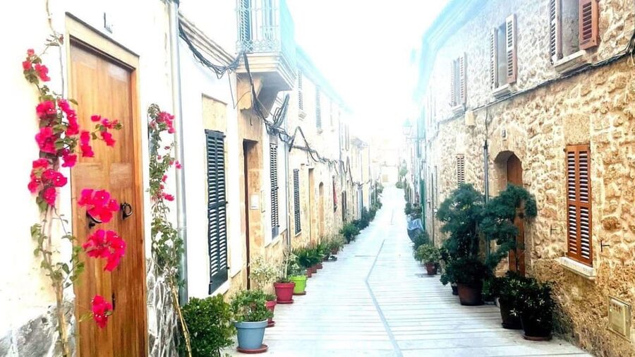 Can Picafort: FunForTwo, couple adventure game and city walk - The opening near Can Picafort beach