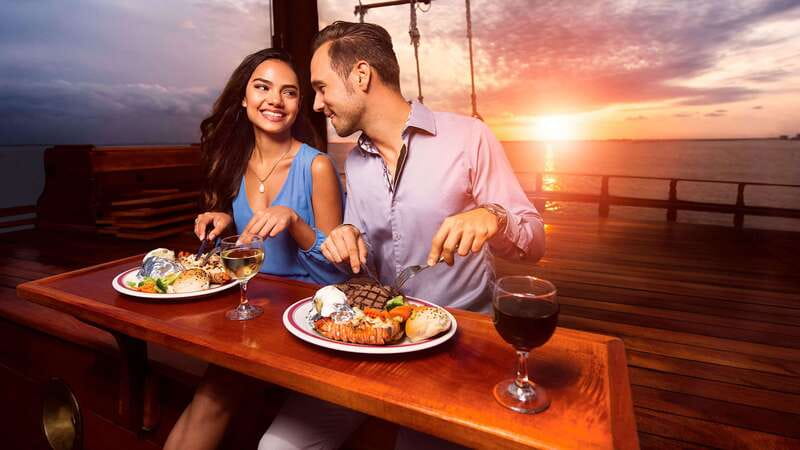 Cancun: Columbus The Romantic Dinner Cruise - The Spanish Galleon creates the mood