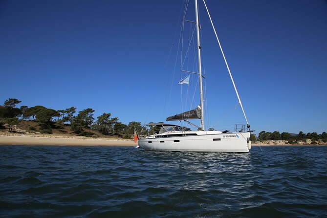 Cascais Romantic Luxury Private 2h Cruise with sparkling wine - Lighthouses, beaches, and a palace from the water