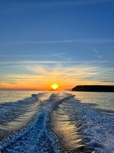 Cavtat: Romantic Sunset Cruise with Unlimited Drinks - Key points at a glance