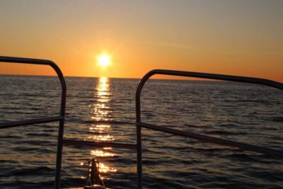 Romantic Sunset Cruise with Unlimited Drinks