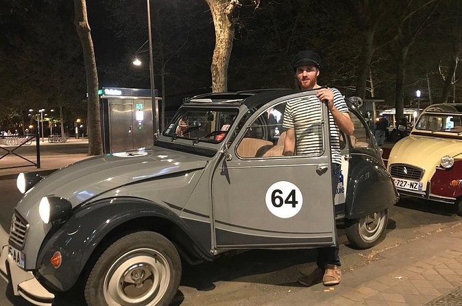Christmas illuminations in 2CV - With 2 Presents (Food + goodies) - A famous square, church, and spire