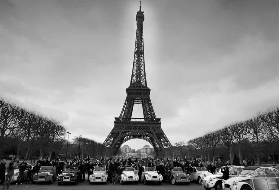 Classic, Romantic Paris: 3-Hour Vintage 2CV Tour - Montmartre gives the tour its romantic side
