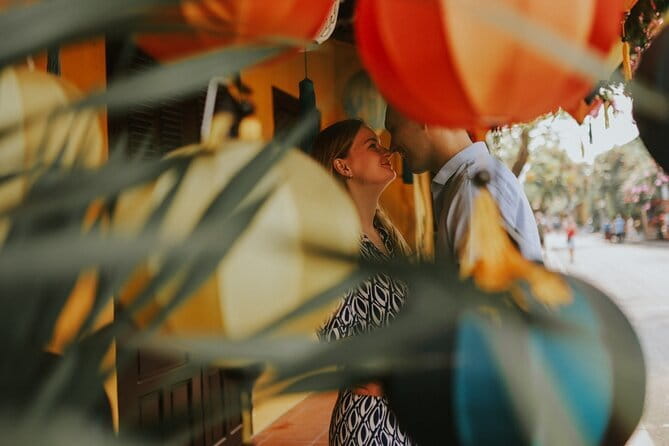 Couple Photoshoot in Ancient Town of Hoi An with Highlight Reel - Choosing dawn, golden hour, or lantern time