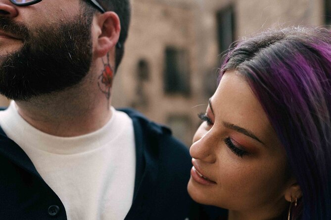 Couples Photoshoot Barcelona - Meeting at the cathedral and entering the Gothic Quarter