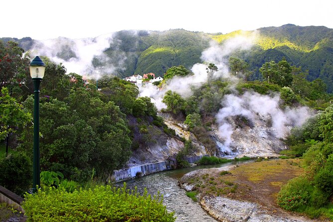 Couples PRIVATE Hybrid 4X4 Tour - Furnas (Inc Hot Springs and 3 Course Lunch) - Watching Furnas cook your lunch