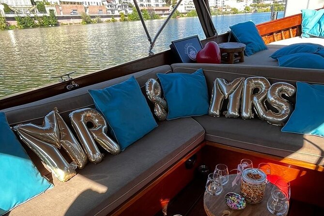 Exclusive private boat trip for couples in Heidelberg - Love Island, the Thermal Bath, and Heidelberg Materials