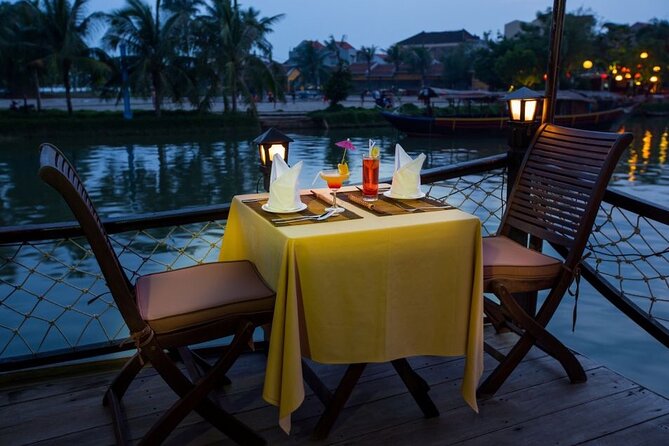 Experience Romantic Sunset Dinner Cruise in Hoi An - Seafood, wine, cocktails, and tropical fruit