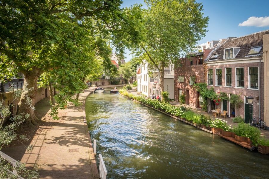 Explore Gems of Utrecht Walking Tour for Couples - Why this Utrecht walk works well for couples