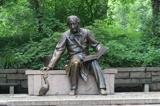 Falling in Love in NYC: Self-Guided Romantic Story Walk - Beacon Theatre and Cafe Luxembourg