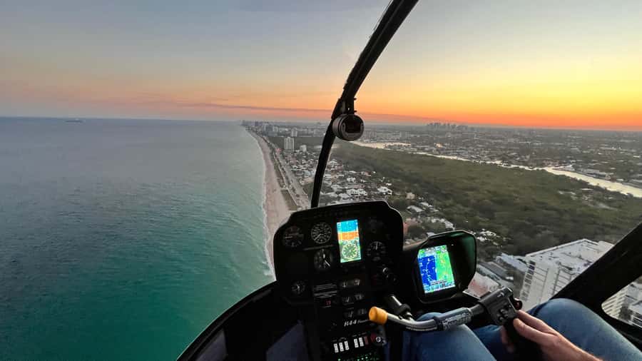 Fort Lauderdale : Romantic Champagne Helicopter Flight Tour - What the service feels like