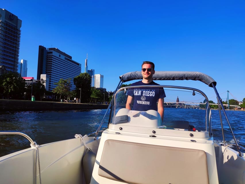 Frankfurt: Private Romantic Skyline Boat Tour - Who should book this private cruise?