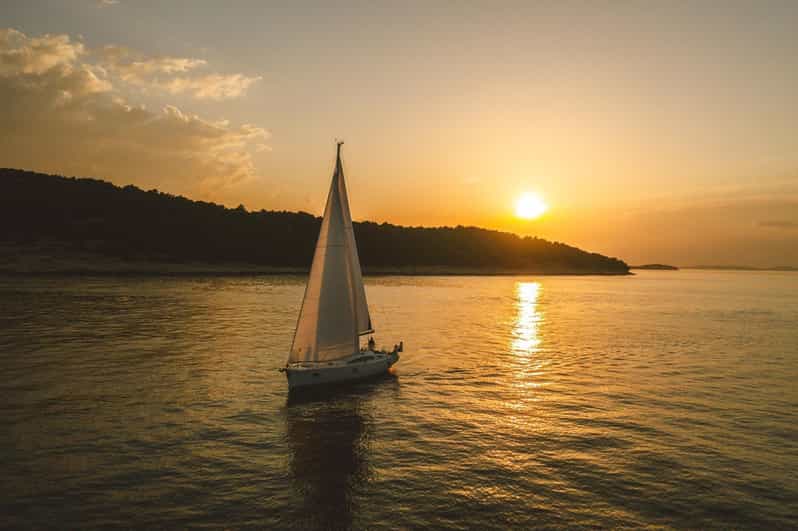 From Valletta: Romantic Sunset Cruise on a Sailing Yacht - Why this private sailing evening works