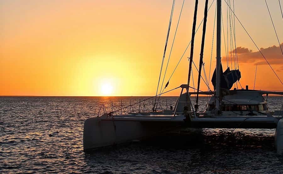 Grand Bay: Honeymoon/Lovers Sunset Tour with Romantic Dinner - Price, timing, and practical value